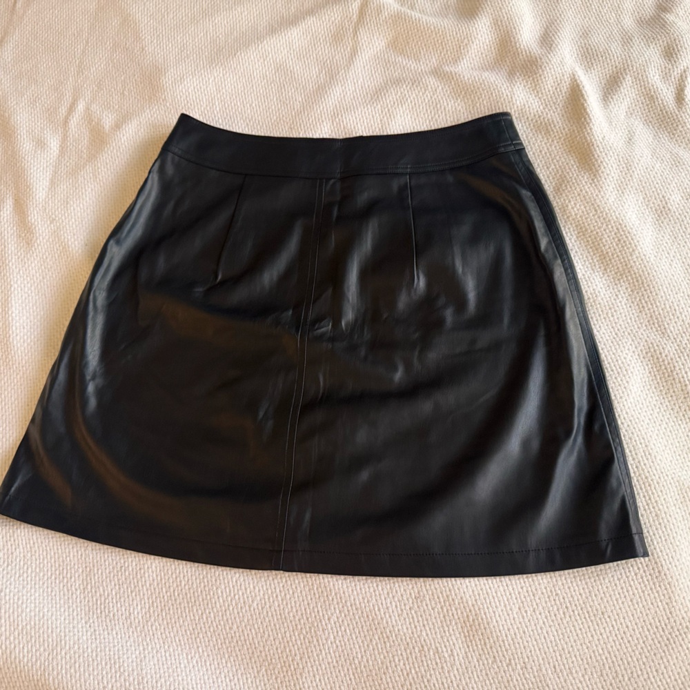 CATO Black Faux Leather Mini Skirt w Front Pockets & Buttons - Picture 3 of 10